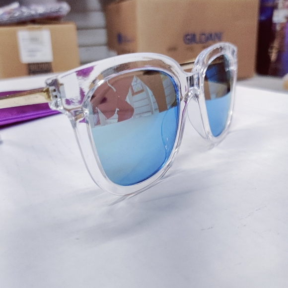 Clear glasses 🤓 - Picture 3 of 6